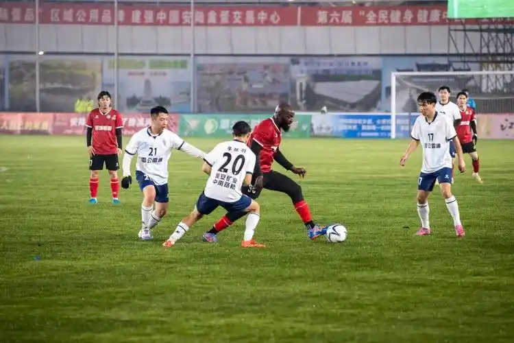 亚洲无码免费一区二区看似豪华的配置，其实很鸡肋！ 